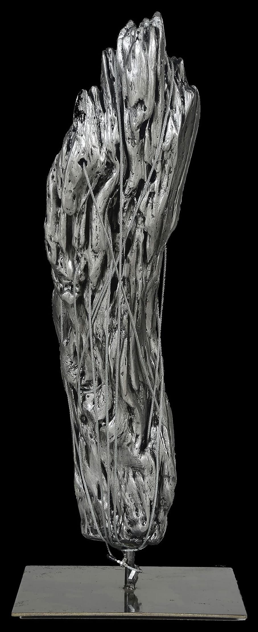 Man vs. Nature - 3, 2020, Metallo e legno, altre vedute